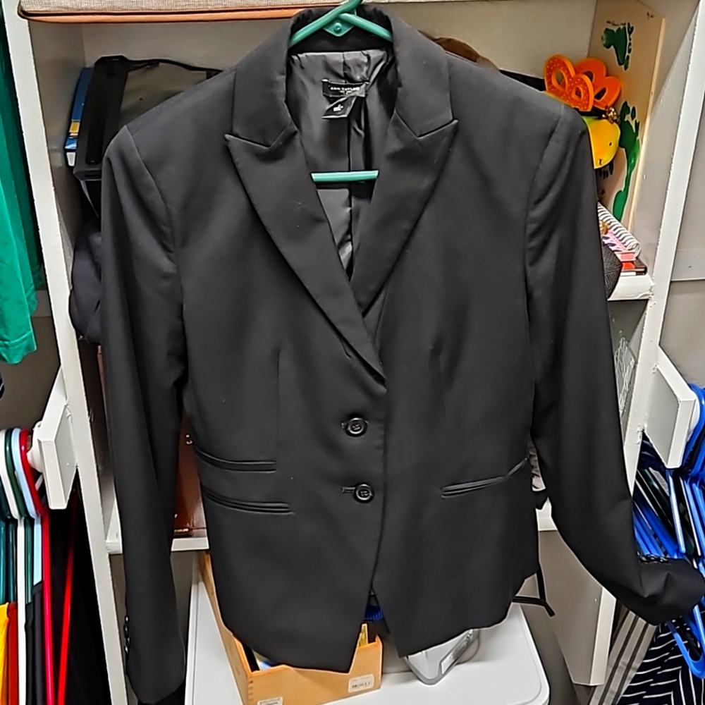 EUC Ann Taylor Two Button Blazer Lined - Picture 4 of 10